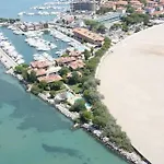 מלון דירות Nauthotel גראדו