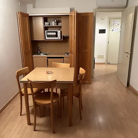 アパートホテル Nauthotel