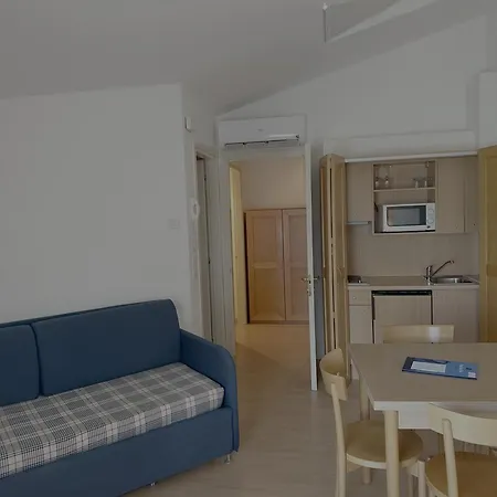 アパートホテル Nauthotel